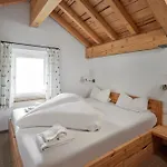 Alpenhaus Montafon By Pferd Auf Wolke