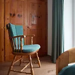 Alpenhaus Montafon By Pferd Auf Wolke