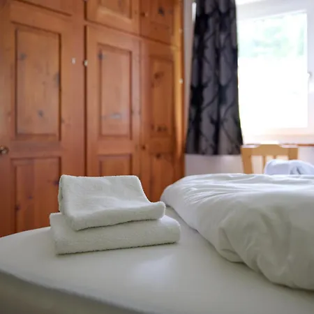 Alpenhaus Montafon By Pferd Auf Wolke غارغيلين