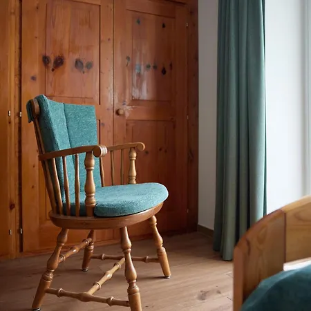 Alpenhaus Montafon By Pferd Auf Wolke