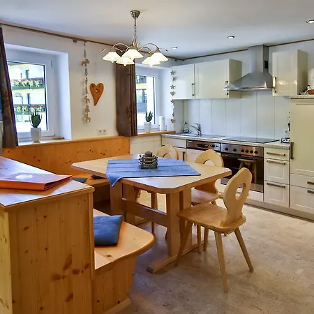 Alpenhaus Montafon By Pferd Auf Wolke