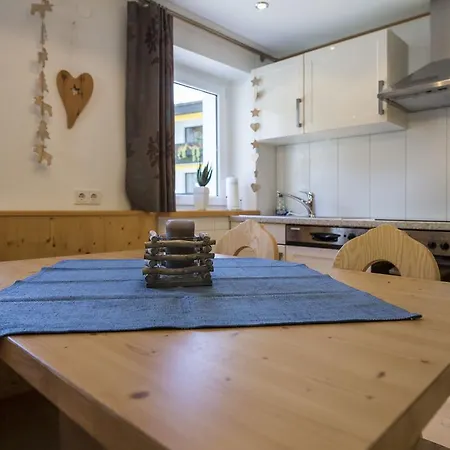 Alpenhaus Montafon By Pferd Auf Wolke