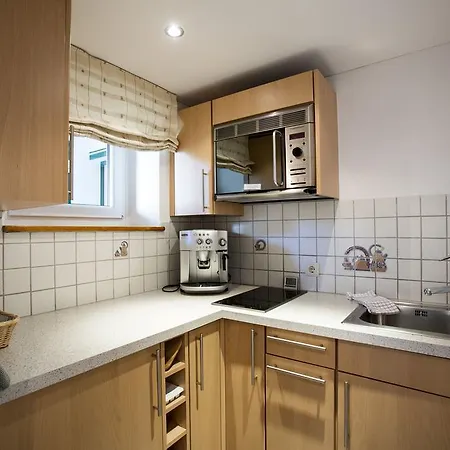 Alpenhaus Montafon By Pferd Auf Wolke غارغيلين