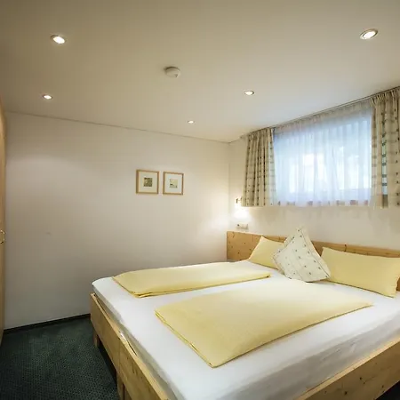 Alpenhaus Montafon By Pferd Auf Wolke شقة